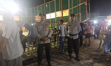 Personel Polsek Daik Lingga Melakukan Pengamanan Volley Ball Imlek 2025