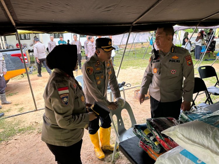 Polresta Barelang Gelar Bantuan Sosial Pasca Tanah Longsor di Tiban Koperasi