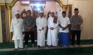 Jumat Keliling Polsek Meral, Perkuat Silaturahmi dan Kemitraan dengan Masyarakat