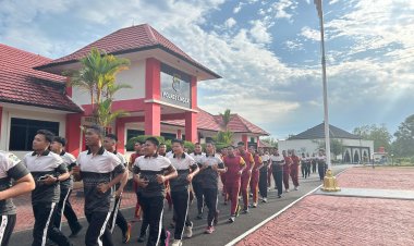 Polres Lingga Gelar Olahraga Bersama untuk Kebugaran Tubuh Personel, Menunjang Pelaksanaan Tugas Pelayanan Kepada Masyarakat