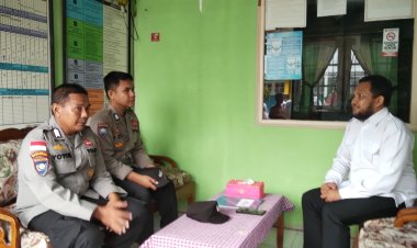 Personel Sat Binmas Silaturahmi Kamtibmas ke SDN 1 Dabo Singkep