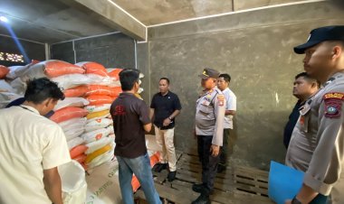 Polsek Balai Karimun Pastikan Stok Sembako Aman Jelang Ramadhan 1446 H