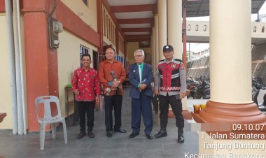 Polsek Bengkong Gelar Kegiatan Minggu Kasih Kamtibmas di Gereja HKBP Estomihi
