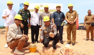 POLDA KEPRI RESMIKAN GROUND BREAKING PERUMAHAN BERSUBSIDI