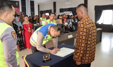 Polres Lingga Gelar Pakta Integritas dan Pengambilan Sumpah Penerimaan Anggota Polri T.A 2025