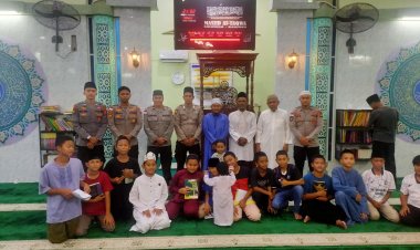 Polres Karimun Gelar Tarawih Keliling untuk Pererat Silaturahmi dengan Masyarakat