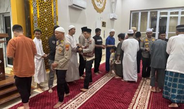 Polresta Barelang Gelar Sholat Tarawih Bersama di Masjid Al Azhar untuk Pererat Silaturahmi dan Tingkatkan Keimanan di Bulan Ramadhan
