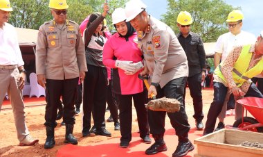 IRJEN POL ASEP SAFRUDIN KAPOLDA KEPRI LAKSANAKAN GROUNDBREAKING DAPUR SPPG DAN BUDIDAYA IKAN BIOFLOK UNTUK PERKUAT KETAHANAN PANGAN