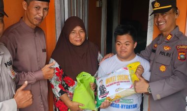 Polsek Meral Gelar Bakti Sosial di Pasir Panjang, Wujud Kepedulian di Bulan Suci Ramadhan