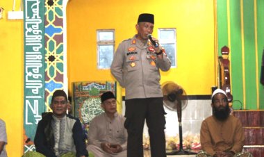 Safari Ramadhan: AKP Mayson Syafri dan Pemkab Lingga Salurkan Bansos untuk Lansia dan Anak Yatim