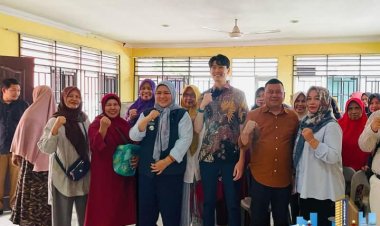 Camat Lubukbaja Serahkan Sembako Gratis dari PT. Citra Buana Group kepada Masyarakat