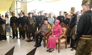 Sinergi Budaya dan Keamanan: LAM Batam Gelar Tepuk Tepung Tawar Sambut Kapolresta Barelang yang Baru