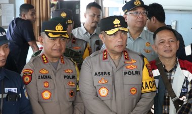 Mudik Aman dan Keluarga Nyaman, Kapolresta Barelang Dampingi Kapolda Kepri Tinjau Keberangkatan Kapal di Batam