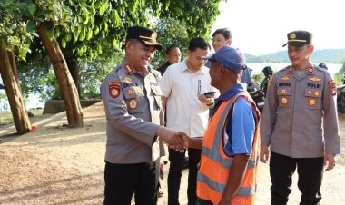 Kapolresta Barelang Tinjau Pos Pengamanan Wisata Pantai Setokok Dalam Rangka Pengamanan Libur Idulfitri 1446 H