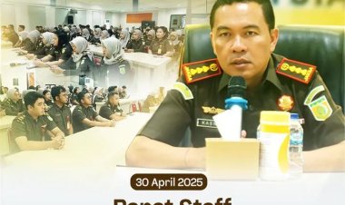 Kejari Batam Gelar Rapat Staf, Kajari Tekankan Semangat dan Kepatuhan Pegawai