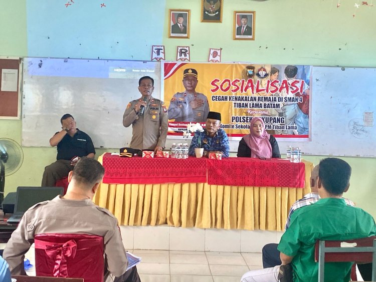 KEGIATAN SOSIALISASI CEGAH KENAKALAN REMAJA DI SMAN 4 BATAM, POLSEK SEKUPANG GANDENG KOMITE SEKOLAH DAN LPM TIBAN LAMA