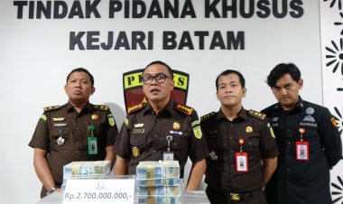 Kejari Batam Terima Titipan Uang Pengganti Korupsi Rp7,05 Miliar Terkait Dugaan Kasus PNBP Pelabuhan