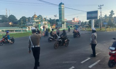 Satlantas Polres Lingga Gelar Strong Point Pagi untuk Wujudkan Kamseltibcarlantas di Dabo Singkep