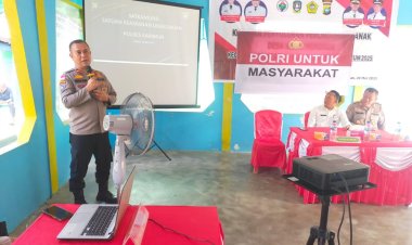 Peningkatan Kemampuan Satkamling, Satbinmas Polres Karimun Berikan Pembekalan di Desa Selat Mendaun