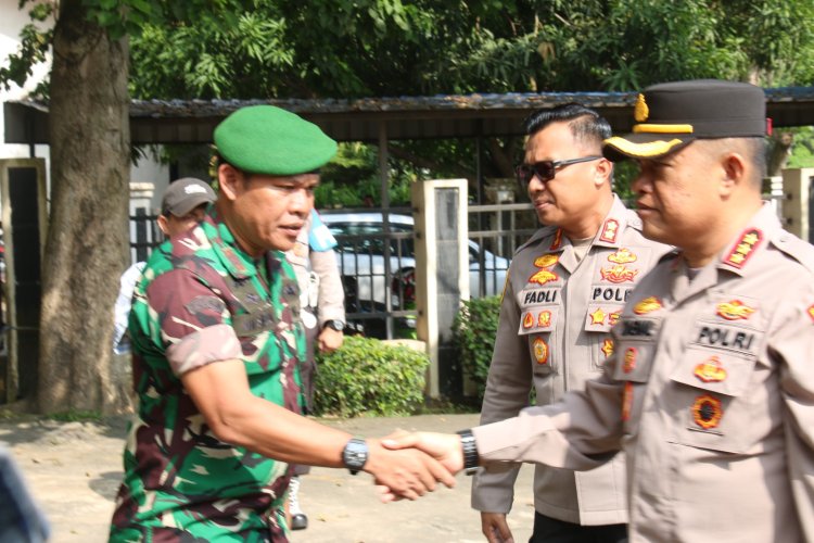 Kapolresta Barelang Gelar Jumat Curhat Bersama Warga Batu Ampar, Bahas Isu Kamtibmas dan Tanggapan Langsung dari Masyarakat