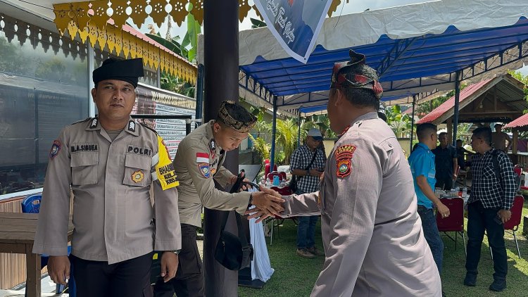 Kapolres Lingga Ajak Bhabinkamtibmas Hormati Kearifan Lokal, Aktif di Wilayah dan Kenakan Tanjak Saat Berdinas