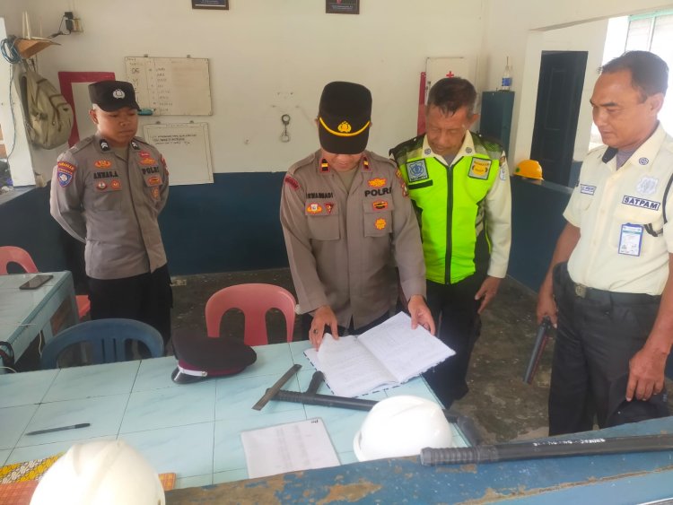 PENGECEKAN KELENGKAPAN SATPAM, SAT BINMAS POLRES KARIMUN TINGKATKAN SINERGITAS KEMITRAAN