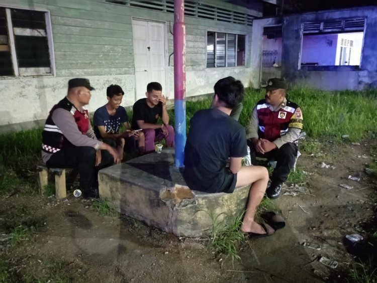 Patroli Dialogis Jaga Kamtibmas, Polsek Meral Sampaikan Pesan Keamanan pada Masyarakat