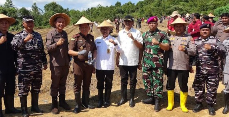 Dukung Ketahanan Pangan, Kejari Batam dan Kejati Kepri Tanam 3 Hektar Jagung Bersama Petani Binaan