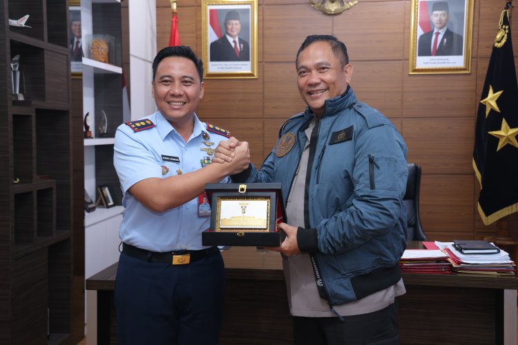 KAPOLDA KEPRI TERIMA KUNJUNGAN SILATURAHMI DANLANUD HANG NADIM BATAM