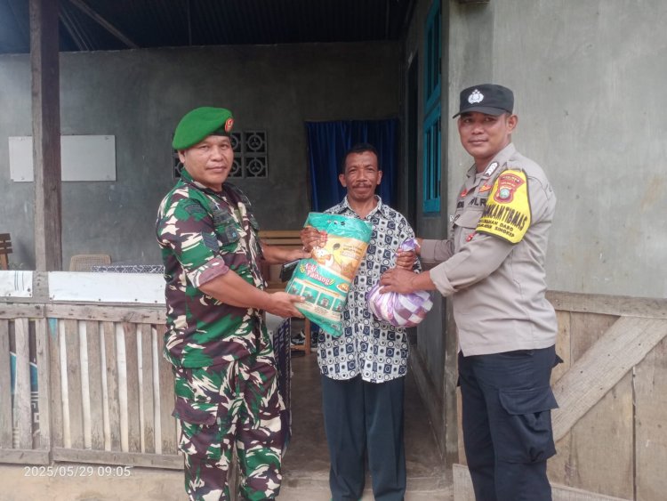 Wujud Soliditas TNI-Polri dan Kepedulian Sosial: Bripka Hendri dan Babinsa Dabo Salurkan Bansos kepada Warga Yang Membutuhkan dan Sakit Menahan
