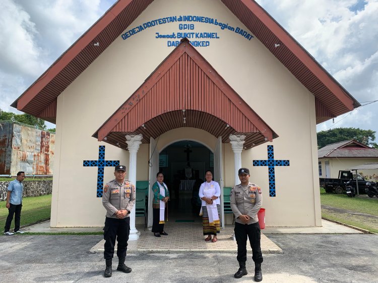 Personel Polres Lingga Laksanakan Pengamanan Ibadah Kenaikan Yesus Kristus Tahun 2025