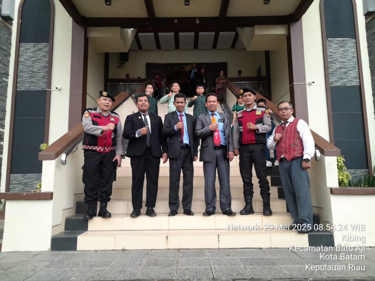 Polsek Batu Aji Monitoring Ibadah Gereja Memperingati Hari Kenaikan Yesus Kristus di Wilayah Kec.Batu Aji