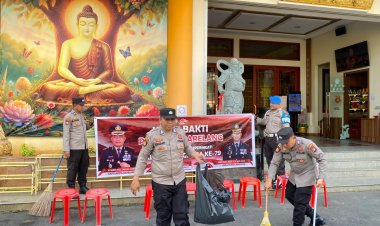 Polsek Batu Ampar Gelar Kerja Bakti di Vihara Amitabha Sambut HUT Bhayangkara ke-79