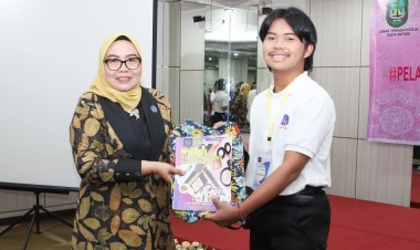 Hj. Erlita Sari Amsakar Resmikan Pelatihan dan Sertifikasi Tata Rias Pengantin di Batam