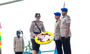 Polres Bintan Ziarah dan Tabur Bunga di Laut Dalam Rangka Hari Bhayangkara ke 79