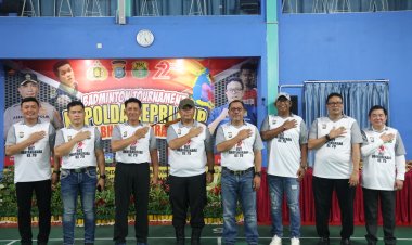 SAMBUT HARI BHAYANGKARA KE 79 TAHUN 2025: POLDA KEPRI GELAR TURNAMEN BADMINTON