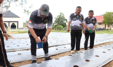 Kapolres Lingga Pimpin Penanaman Jagung Paragon di Mako Polres sebagai Wujud Polri Peduli Pangan