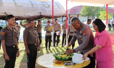 Kapolres Lingga Pimpin Upacara Korp Raport, 19 Personel Terima Kenaikan Pangkat Sebagai Bentuk Amanah dan Tanggung Jawab