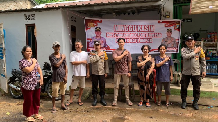 Bersama warga Seraya Minggu Kasih Kamtibmas Rutin Polsek Batu Ampar Bercerita tentang situasi Kamtibmas