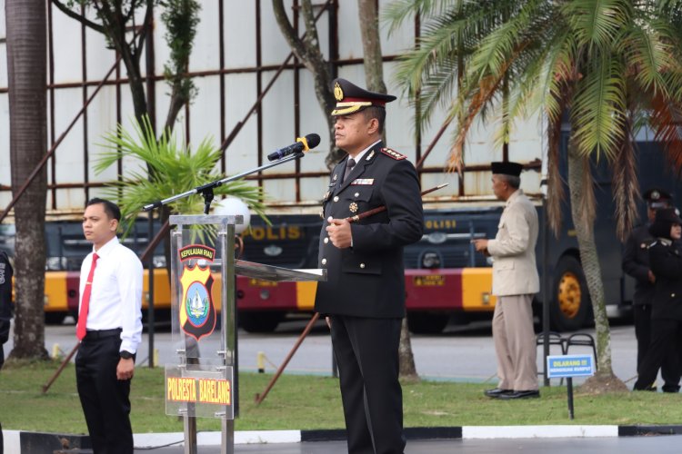Kapolresta Barelang Pimpin Upacara Hari Lahir Pancasila dan Berikan Penghargaan kepada Personel