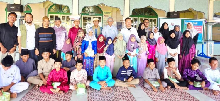 Bang Wan Safri Makan Bersama Anak Yatim Yayasan Natuna Pulau Tujuh