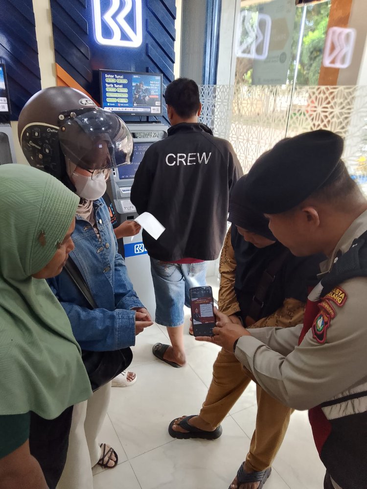 Personil Patroli Unit Samapta Polsek Batu Aji, Sosialisasikan Layanan 110 Polri