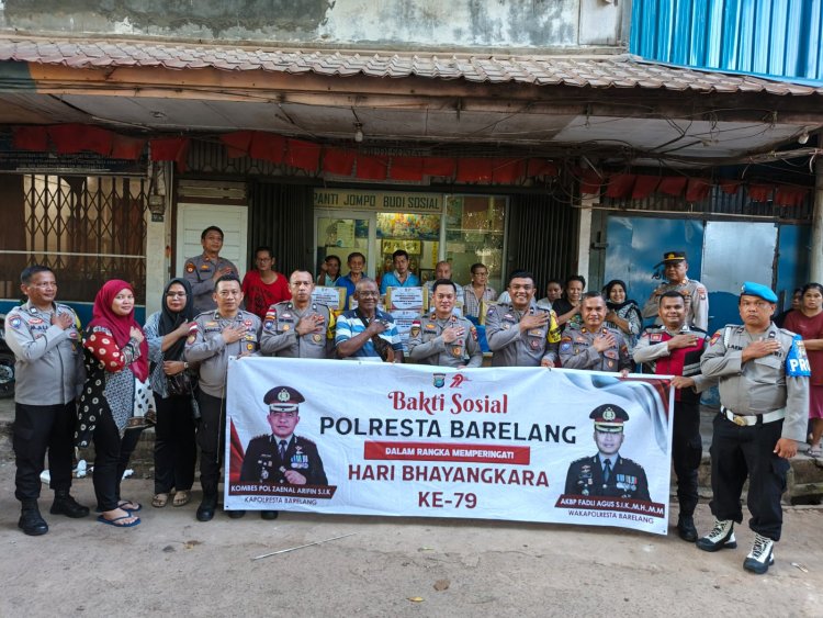 HUT Bhayangkara ke-79: Polsek Lubuk Baja Salurkan Bantuan ke Panti Jompo dan Panti Asuhan