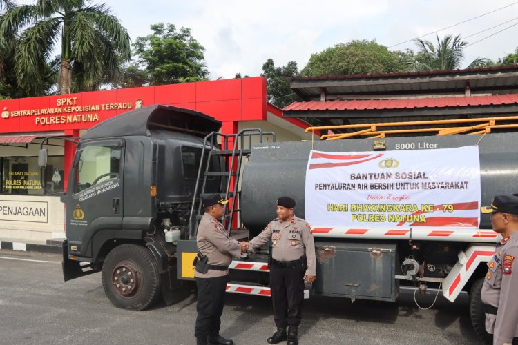Kapolres Natuna Lepas Penyaluran Air Bersih untuk Masyarakat dalam Rangka Hari Bhayangkara ke-79