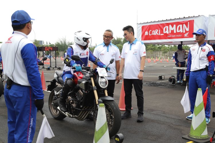 Bangga! Instruktur Safety Riding Capella Honda Raih Juara 3 Nasional