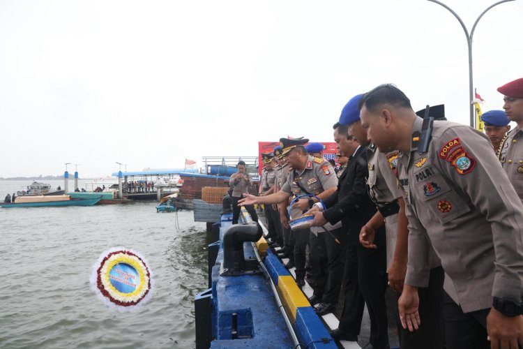 Polda Kepri Peringati Hari Bhayangkara ke-79 dengan Tabur Bunga, Peletakan Batu Pertama Masjid, dan Baksos