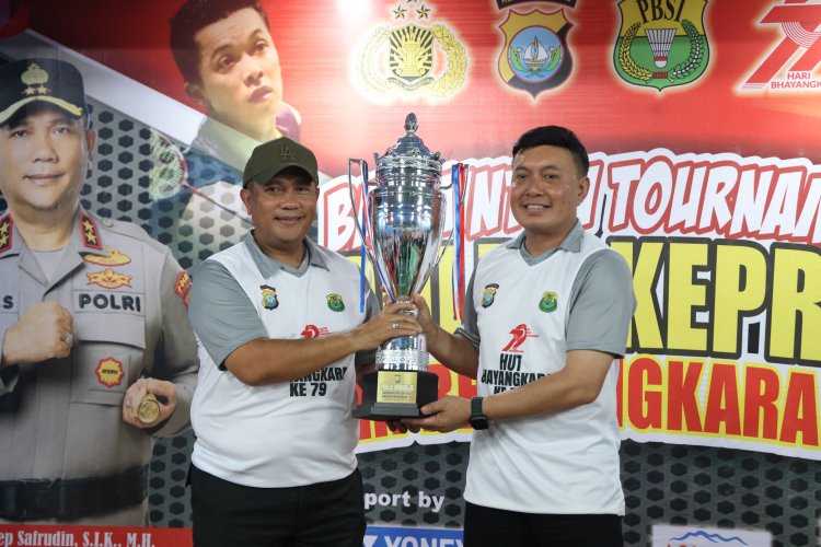 SAMBUT HARI BHAYANGKARA KE 79 TAHUN 2025: POLDA KEPRI GELAR TURNAMEN BADMINTON