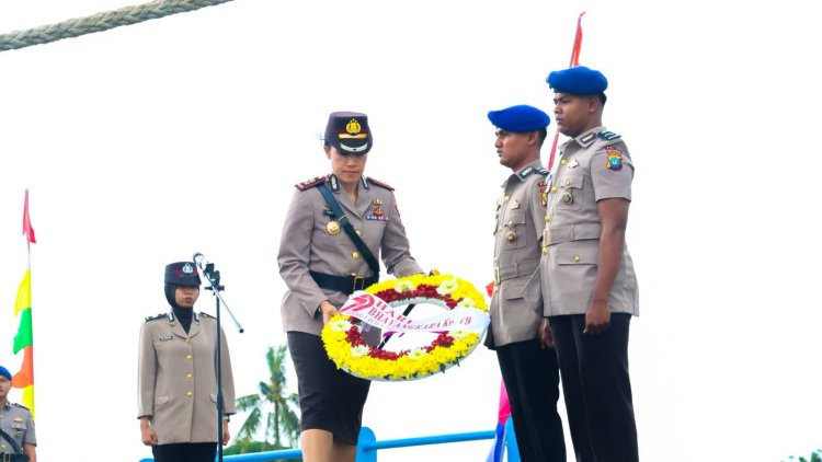 Polres Bintan Ziarah dan Tabur Bunga di Laut Dalam Rangka Hari Bhayangkara ke 79