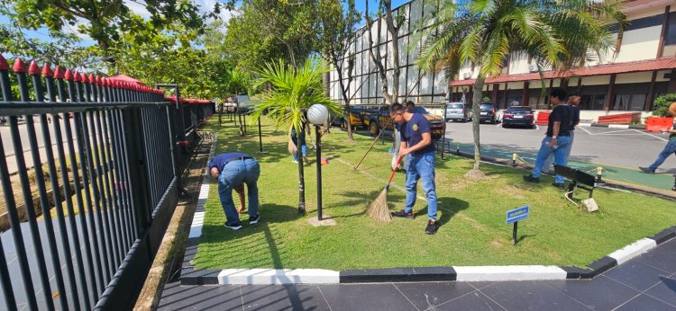 Sinergi Bersih Bersama Lapas Kelas IIA Batam Dan Polresta Barelang Meriahkan HUT Bhayangkara Ke-79