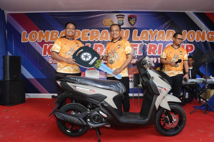 Pembukaan Lomba Perahu Layar Jong Kapolda Kepri Cup Dalam Rangka Hari Ulang Tahun Bhayangkara ke-79 di Pantai Senja, Nongsa